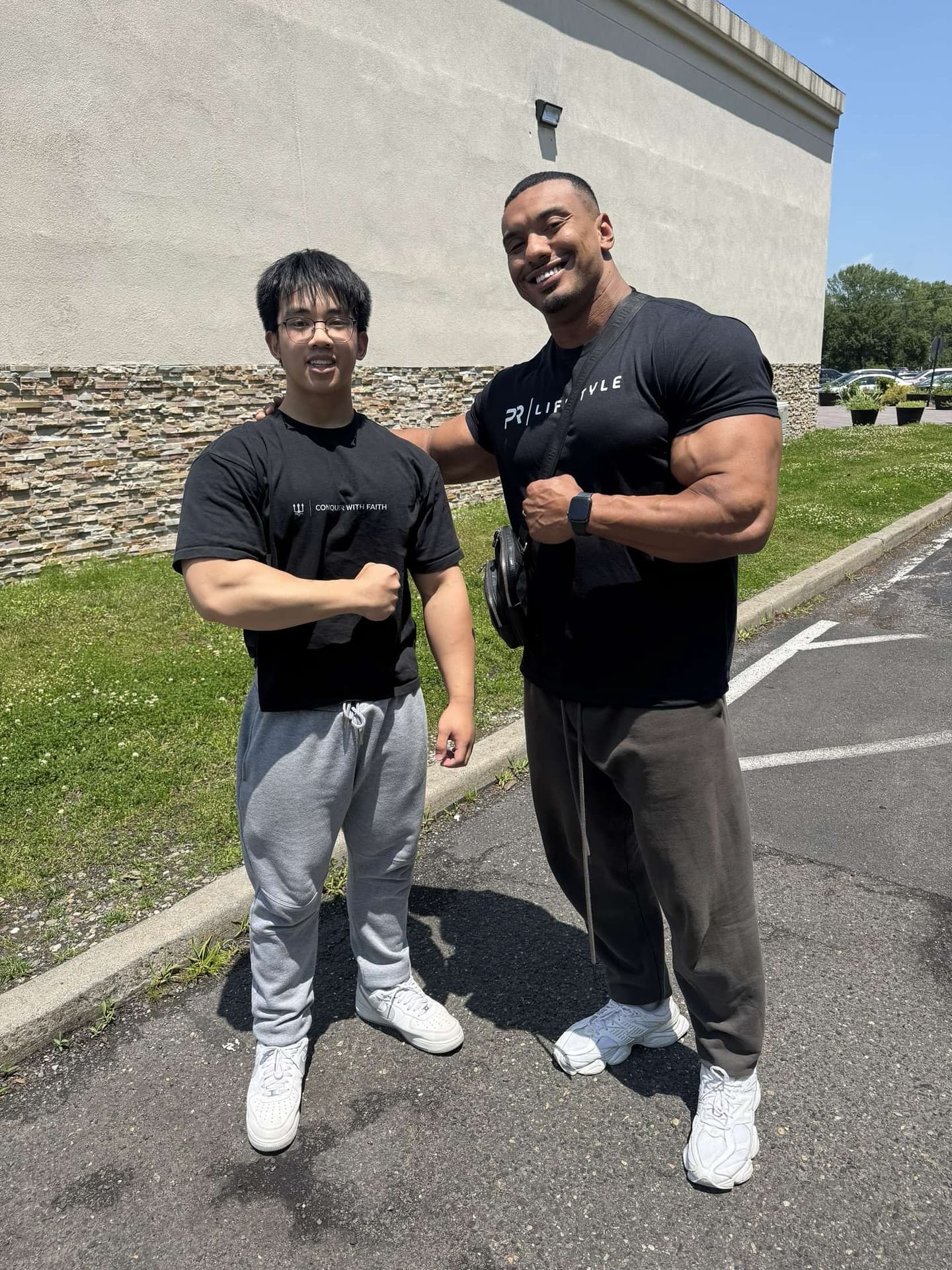 Our very own @damienthew with @larrywheels 💪